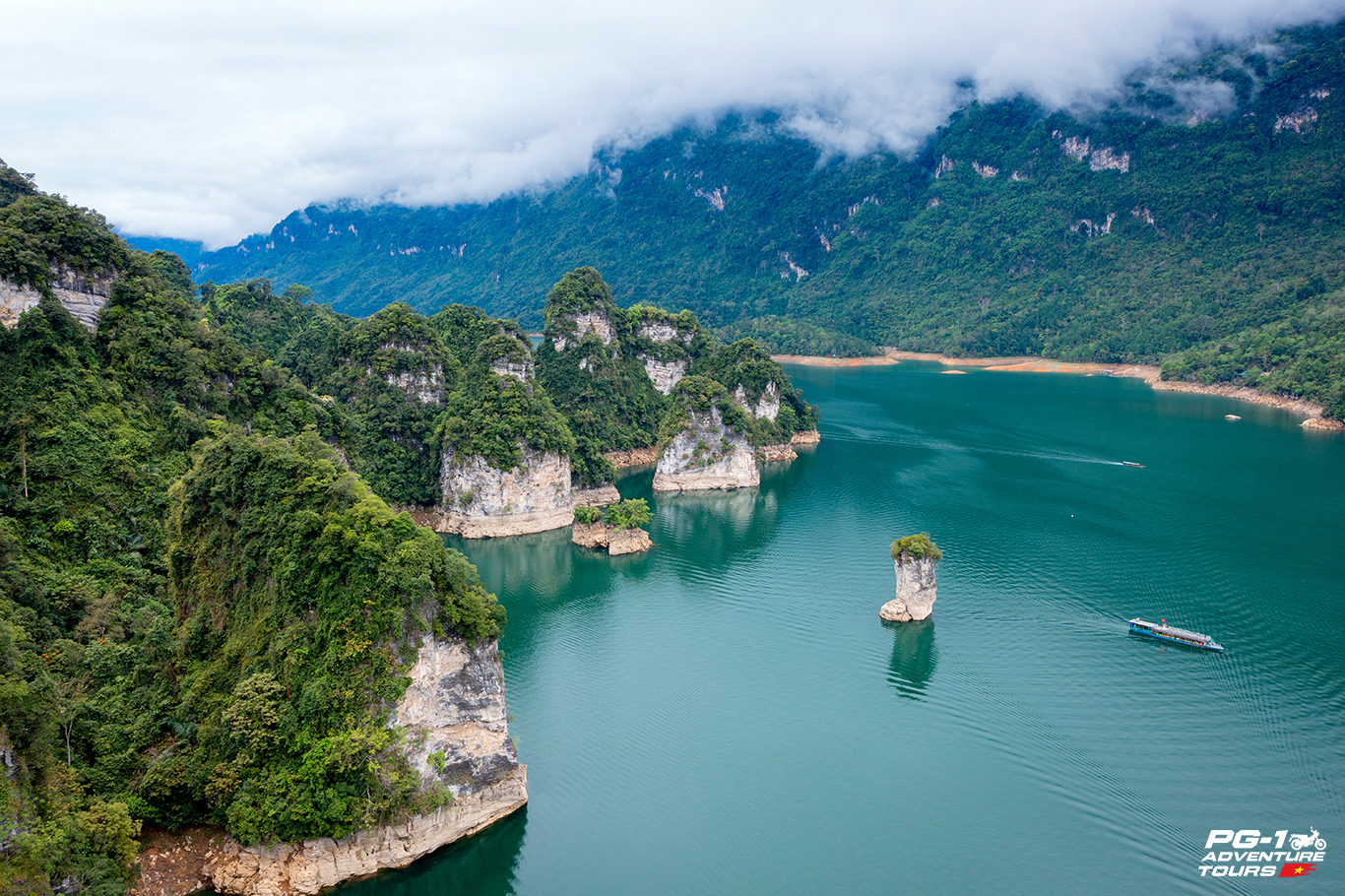 Cao Bang and Halong Bay Motorbike Tours: See The Wonders in 9 Days 3 Thac Ba To Na Khan Motorbike Trip