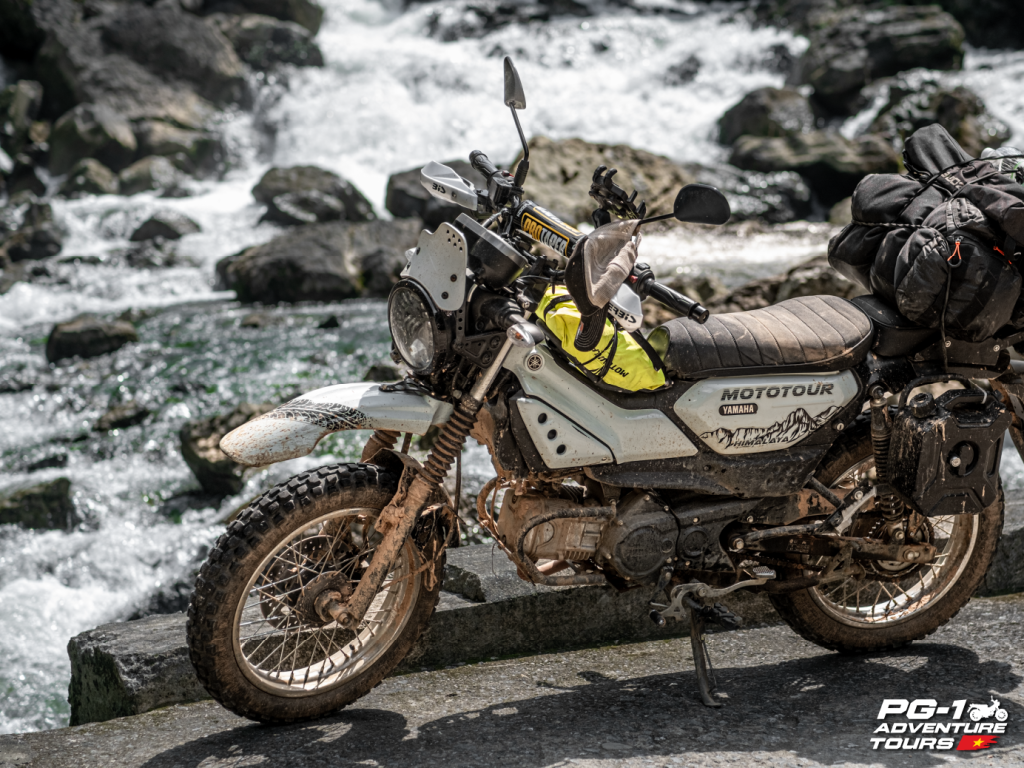 14-Day Offroad Halong Bay: A Thrilling Ride On Two Wheels 7 Bac Ha - Ha Giang Motorbike Tour